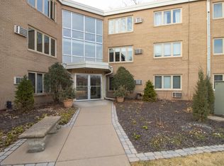 4370 Brookside Ct APT 208, Edina, MN 55436