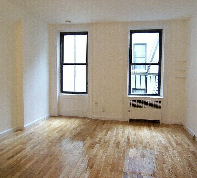1st image of 441 W 49th St #4ER