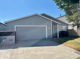 1009 Dartmoor Cir, Lodi, CA 95240