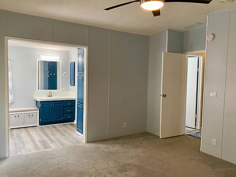 5661 SW 54th Ter — Photo 13