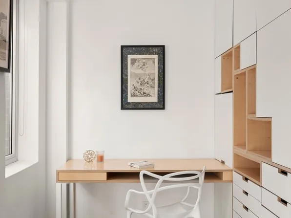 82 University Place image 7 of 17