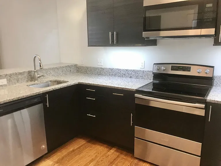 3005 Sidney St #1 — Photo 13