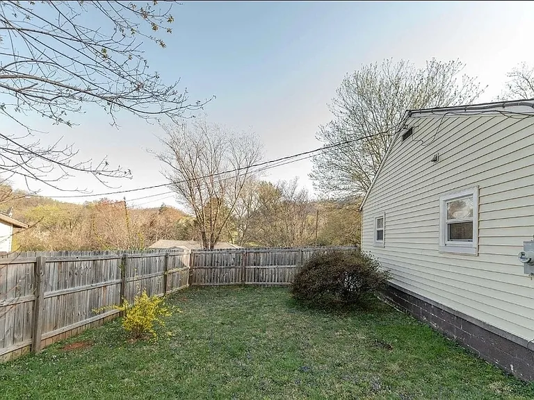 114 Proffit Ln — Photo 7