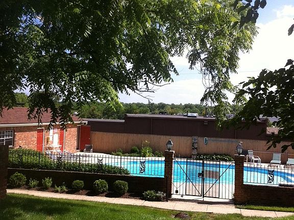 5th image of 1361 Bluff Ave #11