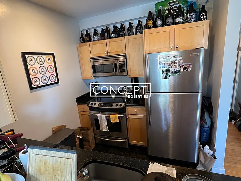 1661 Washington St #302 — Photo 9