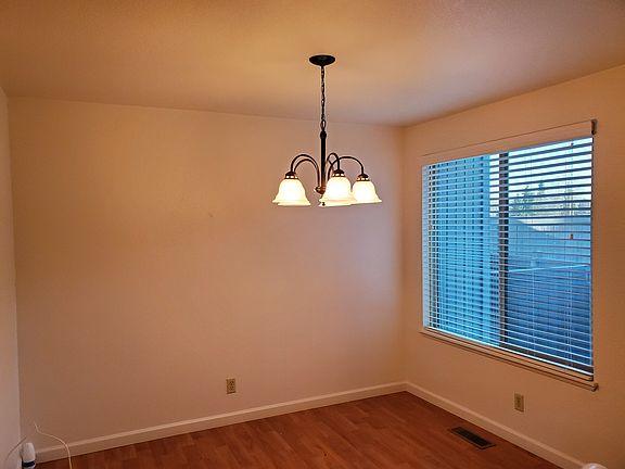 4th image of 3457 Covington St NE