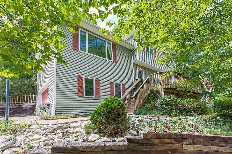 1st image of 143 Quail Ct