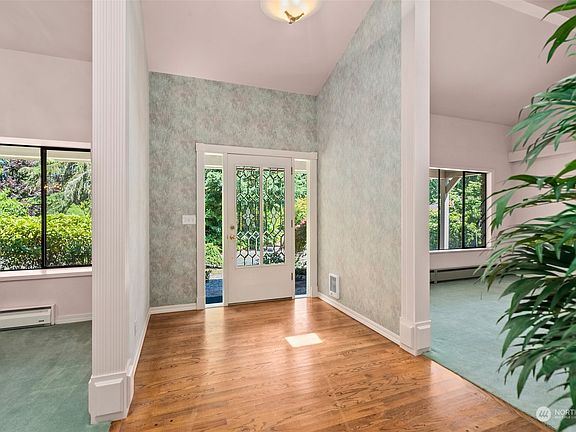 5th image of 2529 Wedgewood Court SE