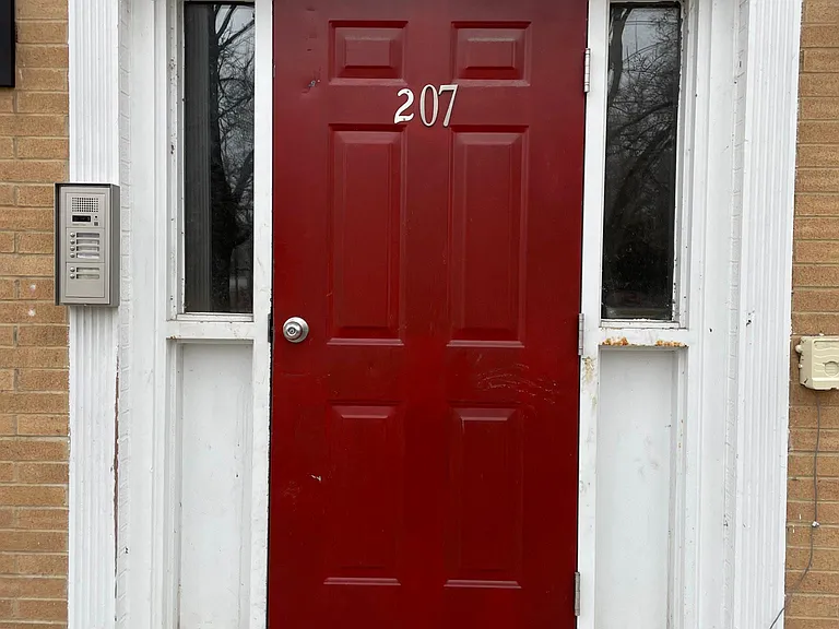 207 Park Ave #2 — Photo 2