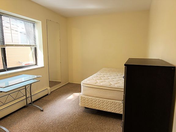 3rd image of 811 Packard St APT 4