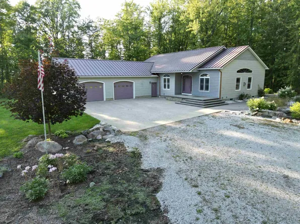 444 W Snover Rd, Sandusky, MI 48471