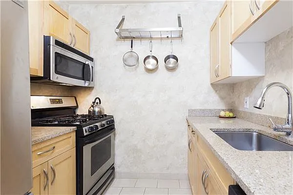 Sold by (Legacy) Elegran | media 2