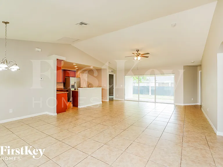 3032 NW 6th Ave — Photo 2