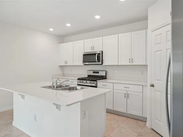 4721 Jasmine Cir, Leesburg, FL 34748