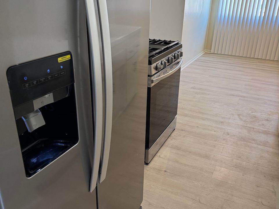2nd image of 601 E Acacia Ave #8