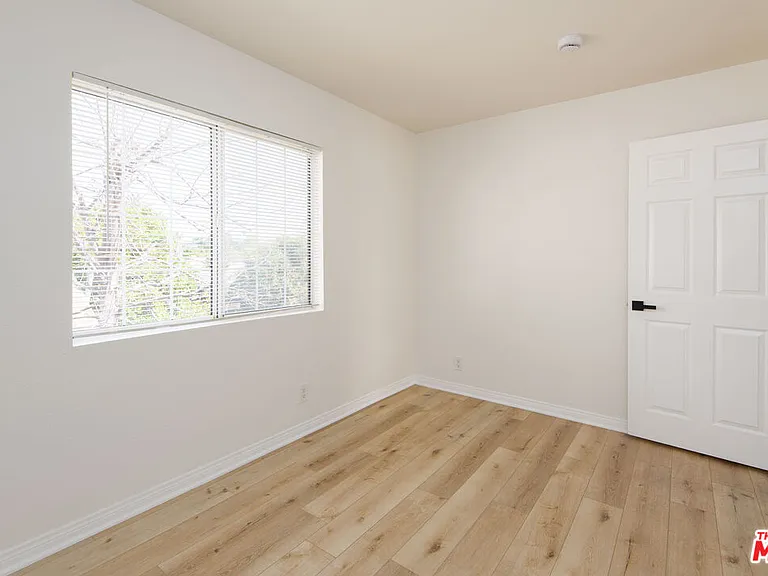 2134 S Cloverdale Ave — Photo 24