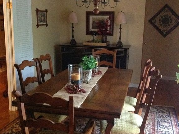 Dining Room
						:
						Room for large gatherings