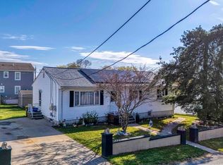 321 Embert St, Fall River, MA 02721