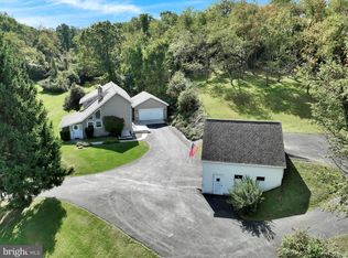 1094 Seifrit Ln, Bernville, PA 19506