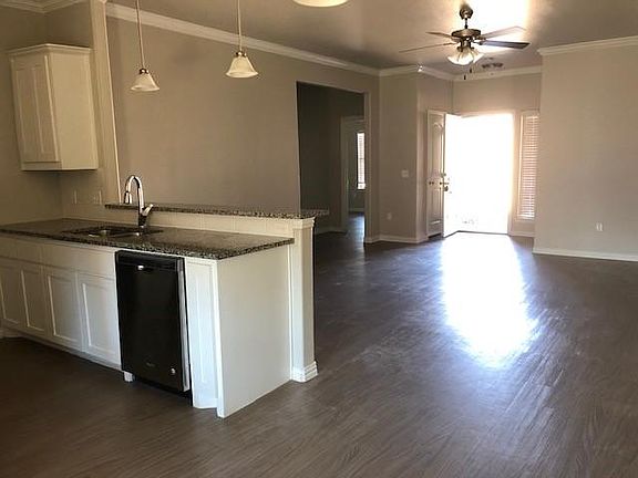 3rd image of 807 Darter Ct
