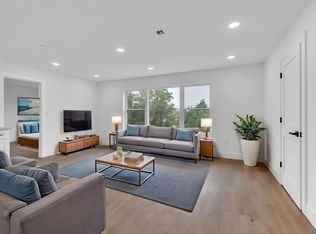 74 Broadway St #1C, Freeport, NY 11520