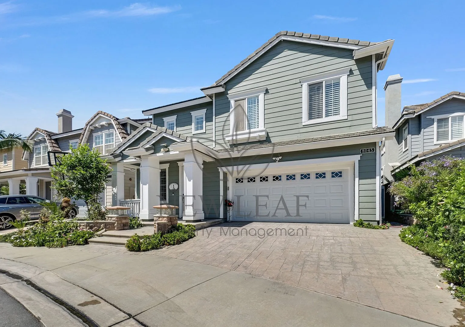 Stunning 4 Bedroom In Huntington Beach — Photo 1