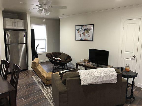 3rd image of 105 Wiedmaier Ct #B