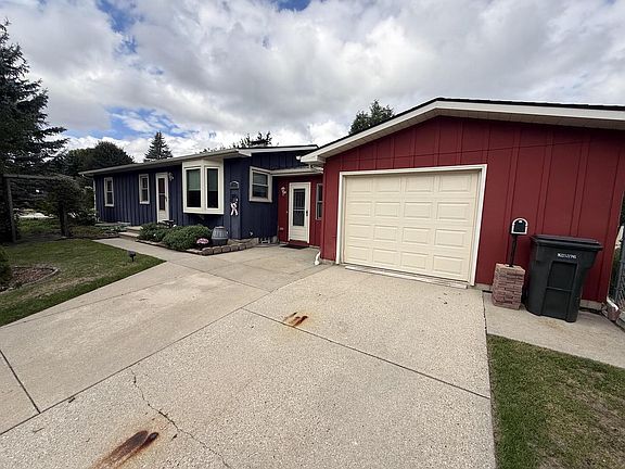 3rd image of 12328 W Walker STREET