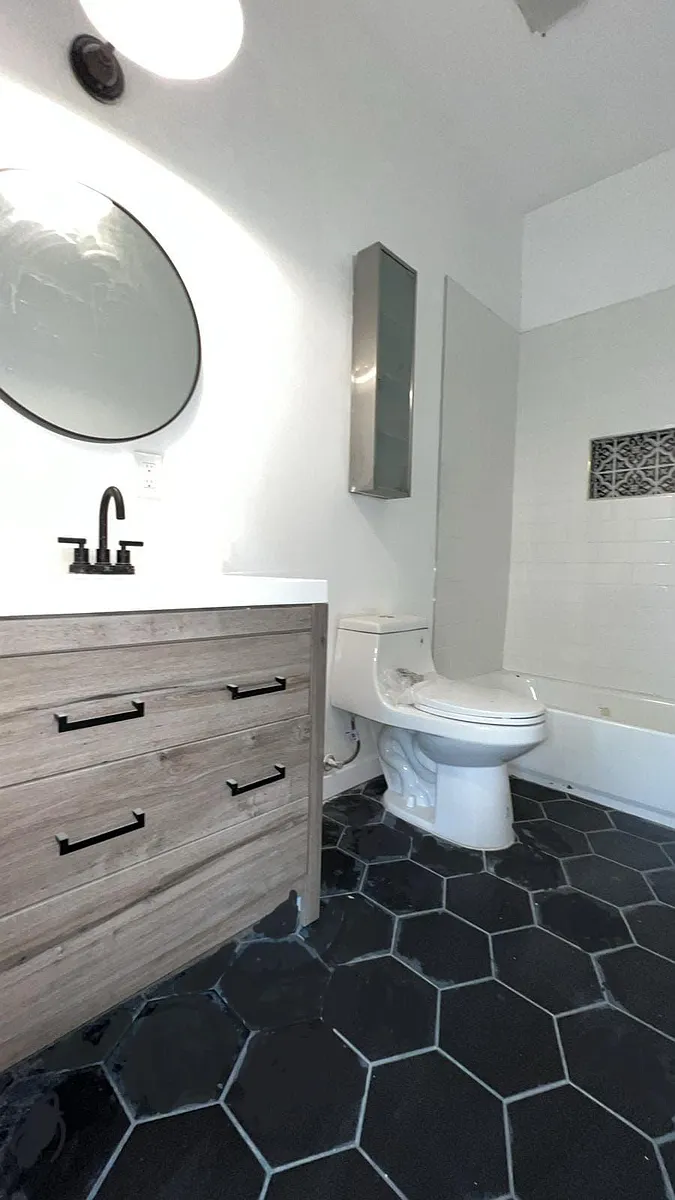 Building Photo - 608 N Carrollton Ave #2