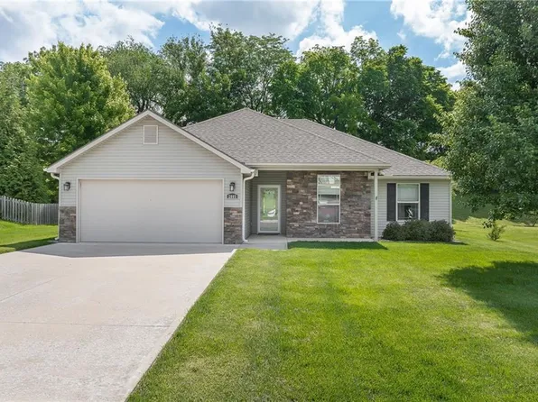 2805 Meadow Ridge Dr, Saint Joseph, MO 64504