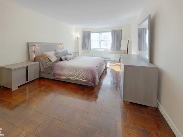 330 Third Avenue image 6 of 12