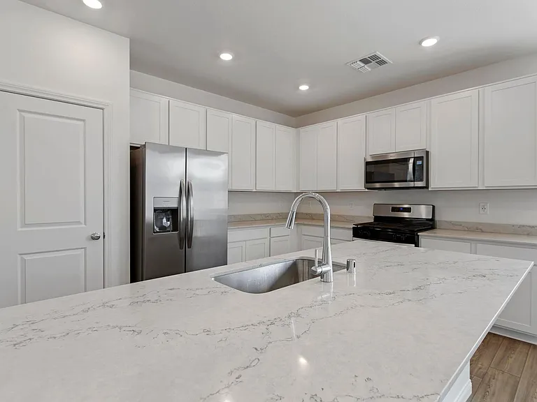 10183 Glowing Amber St — Photo 8