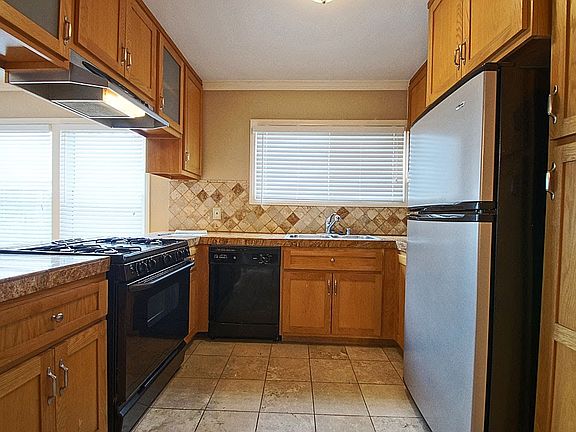 2nd image of 1349 N Formosa Ave