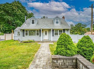 30 Cayuga Ave, East Northport, NY 11731