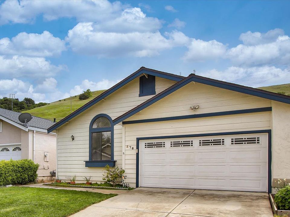 1st image of 376 Brookmere Dr
