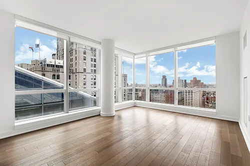 400 Park Ave S Photo 1