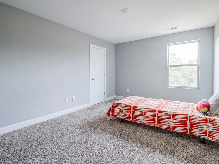 628 Bella Ct — Photo 37