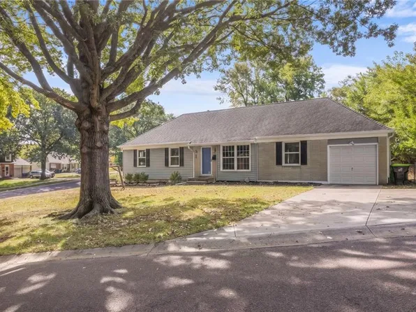 9702 Eby St, Overland Park, KS 66212