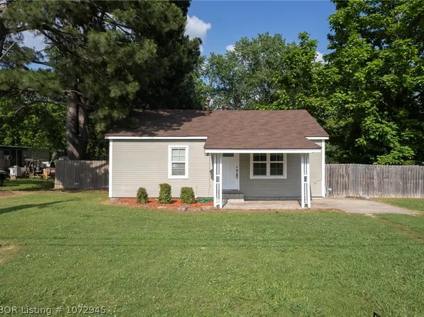 222 E Main St, Alma, AR 72921