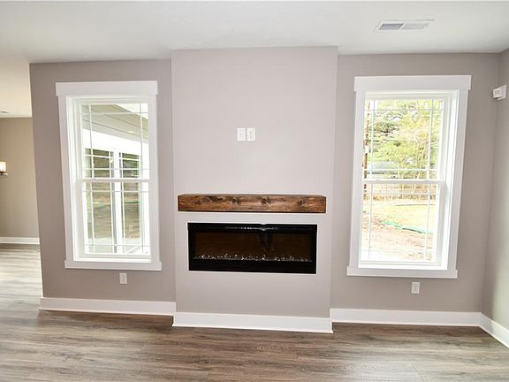 5th image of 5810 N Indianola Ave
