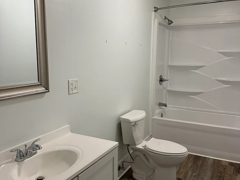 1711 W Chestnut St — Photo 6