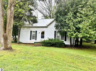 202 Grant St, Rose City, MI 48654
