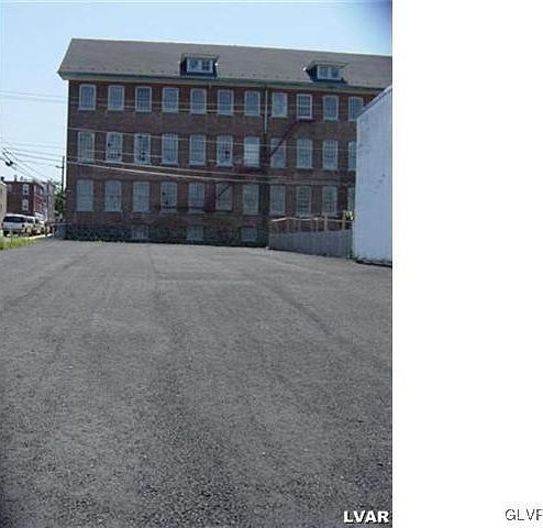 2nd image of 326-332 N Jefferson St