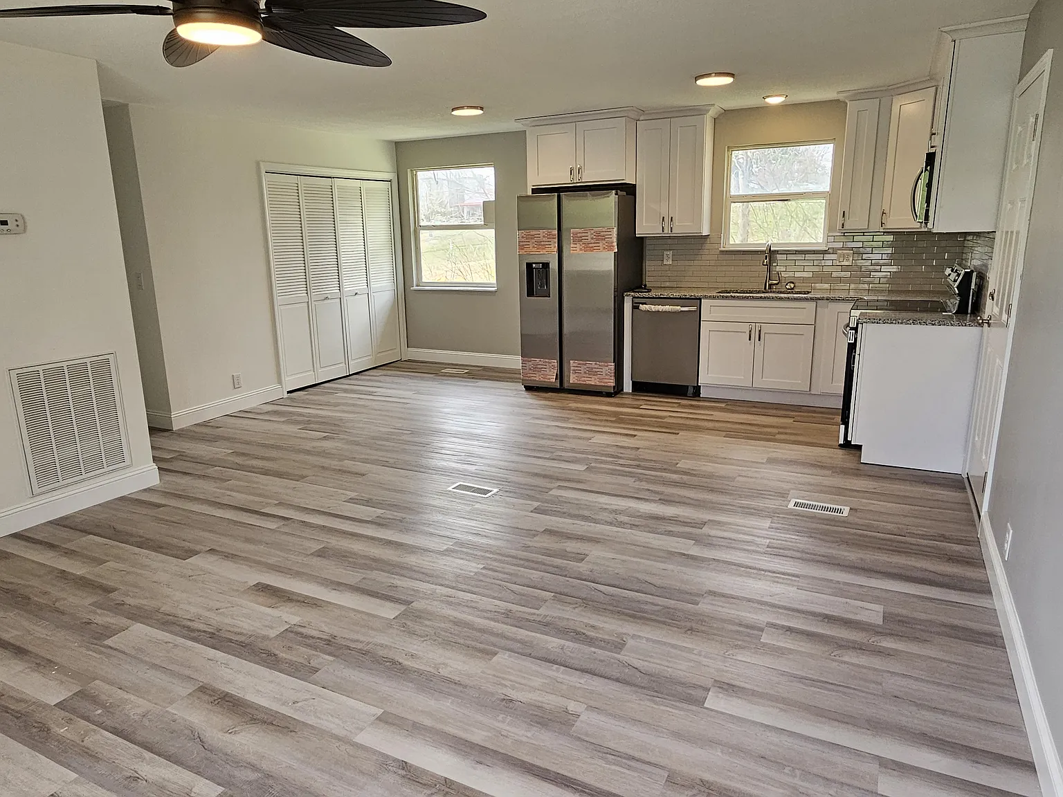 3 bed, 1008 sqft, $1,650 — Photo 4
