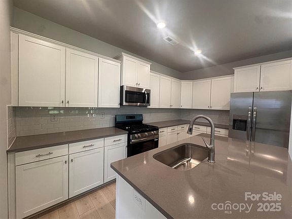 5th image of 4025 Port Richmond Ave #5
