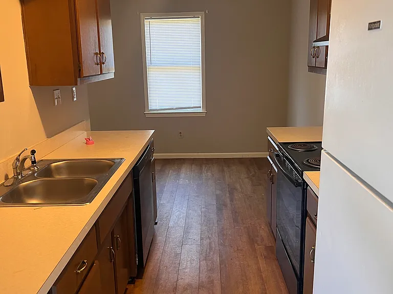1034 Ohara Dr — Photo 3