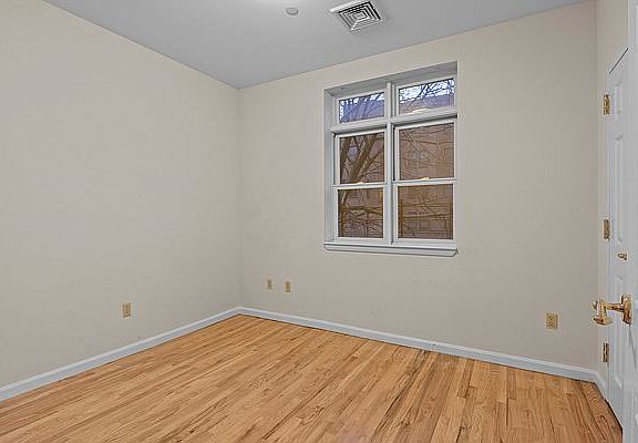 4th image of 608 President St APT 3B