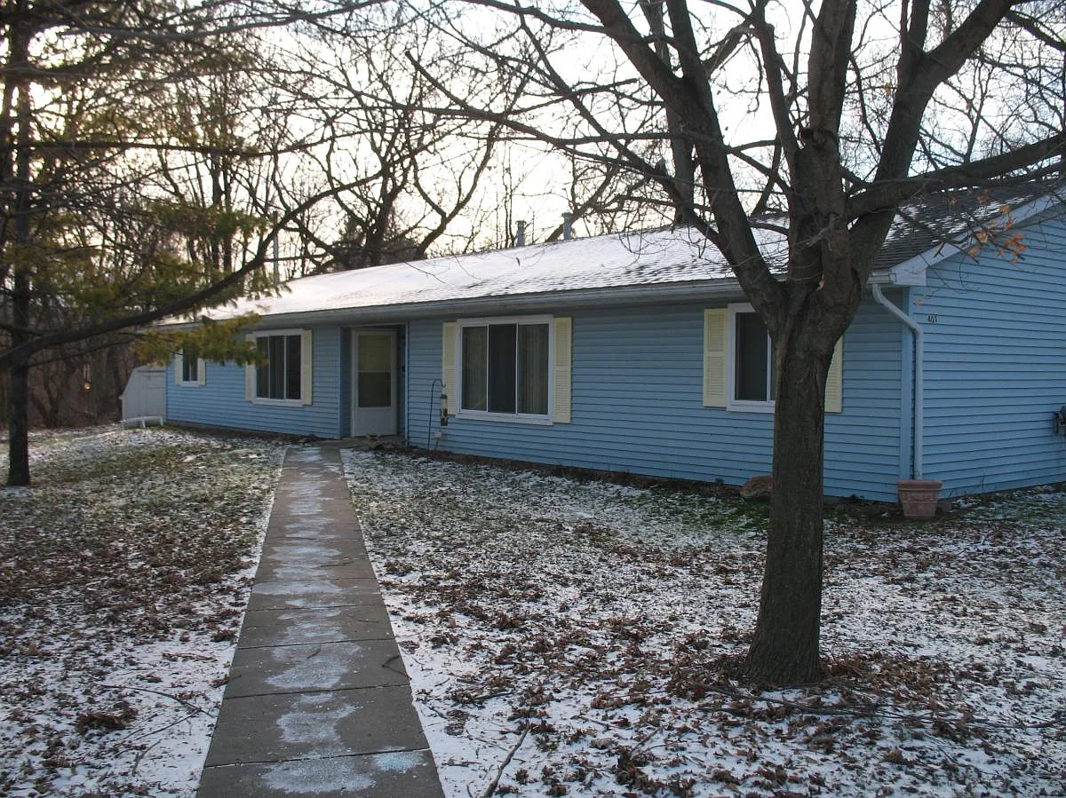 403 West St photo 1