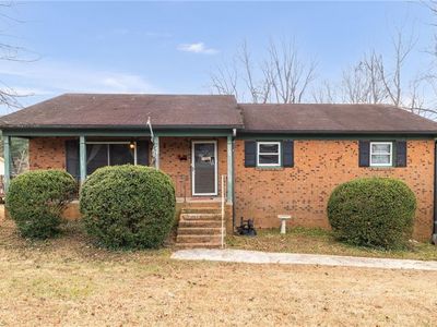 607 W Academy St, Randleman, NC, 27317