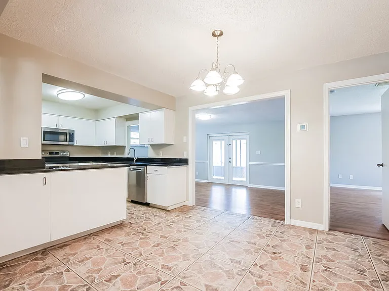 8318 Mattituck Cir — Photo 5